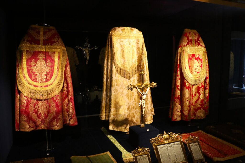 12th-century reliquary cross