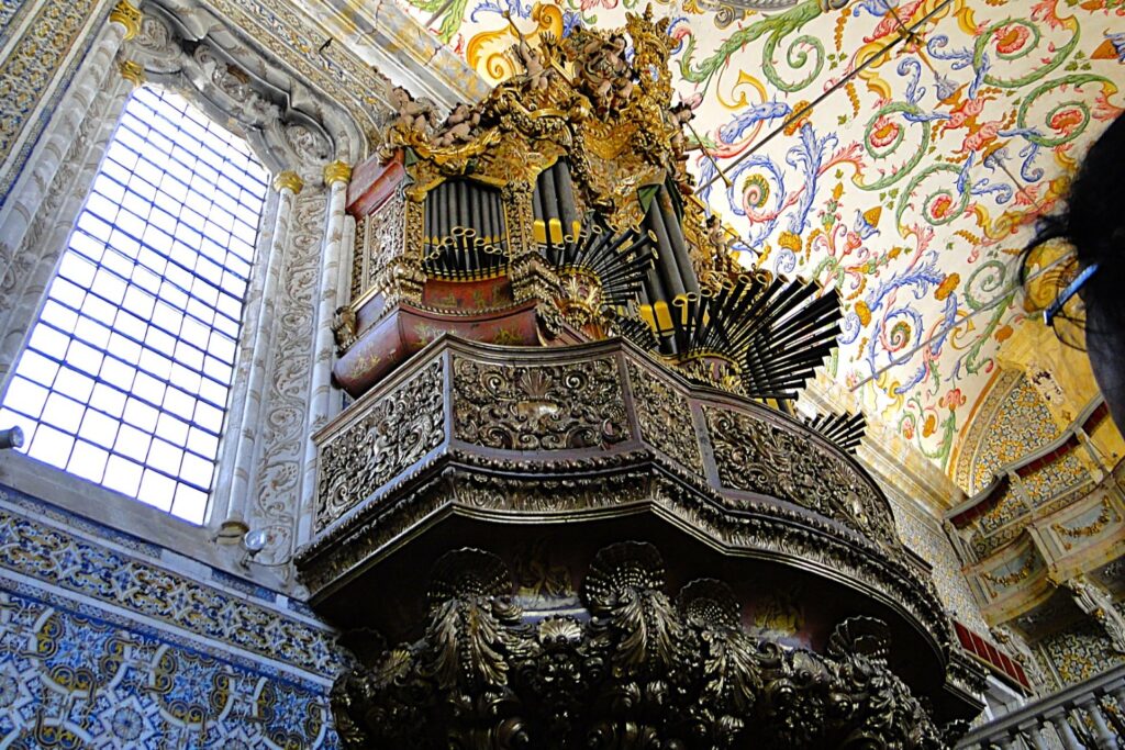 1733 Pipe Organ in Chapel of So Miguel Coimbra