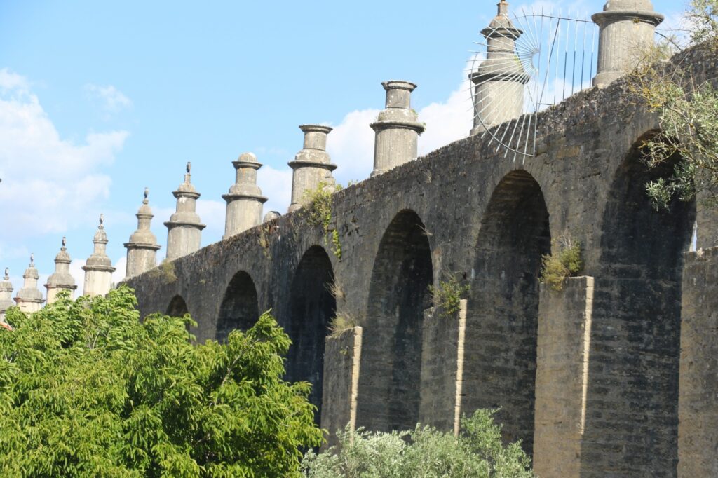 Aqueduto de Pegões, a historic aqueduct located in Tomar, Portugal