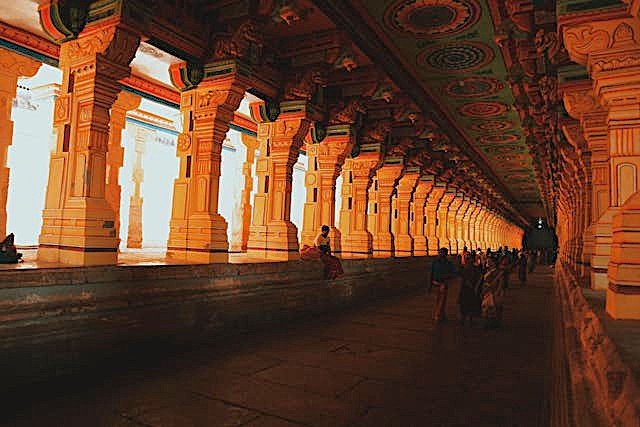 Columns of Ramanathaswamy Temple - guide to visiting temples in south India
