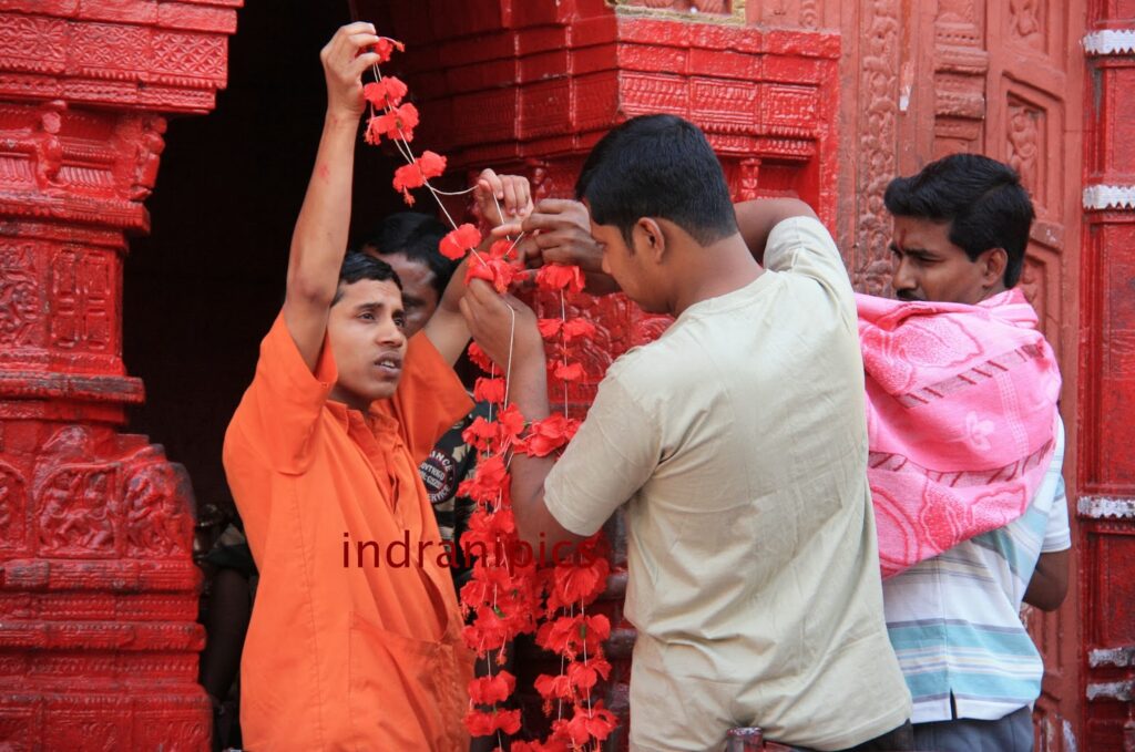 Tantric rituals at Tarapith Temple, Birbhum
