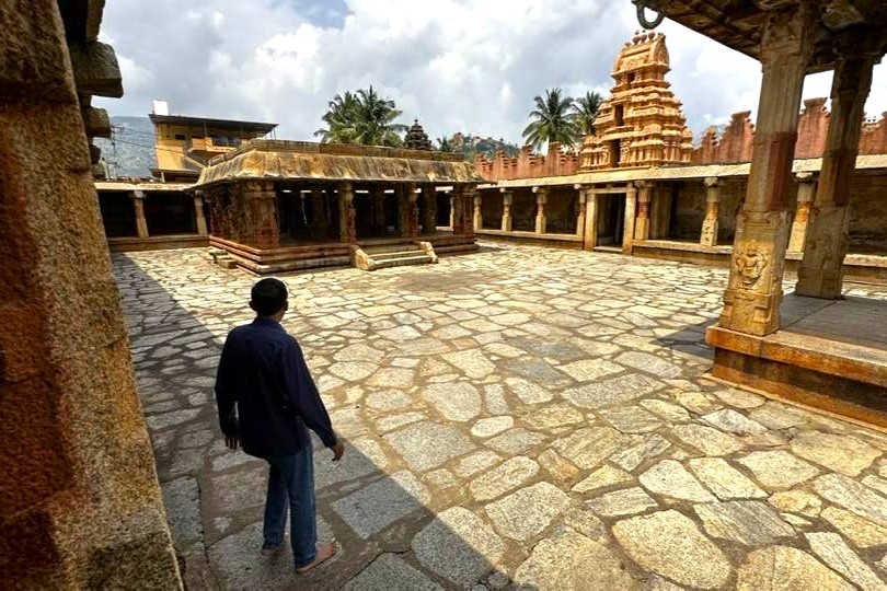 Dravidian vimana architecture Bhoganandishwara