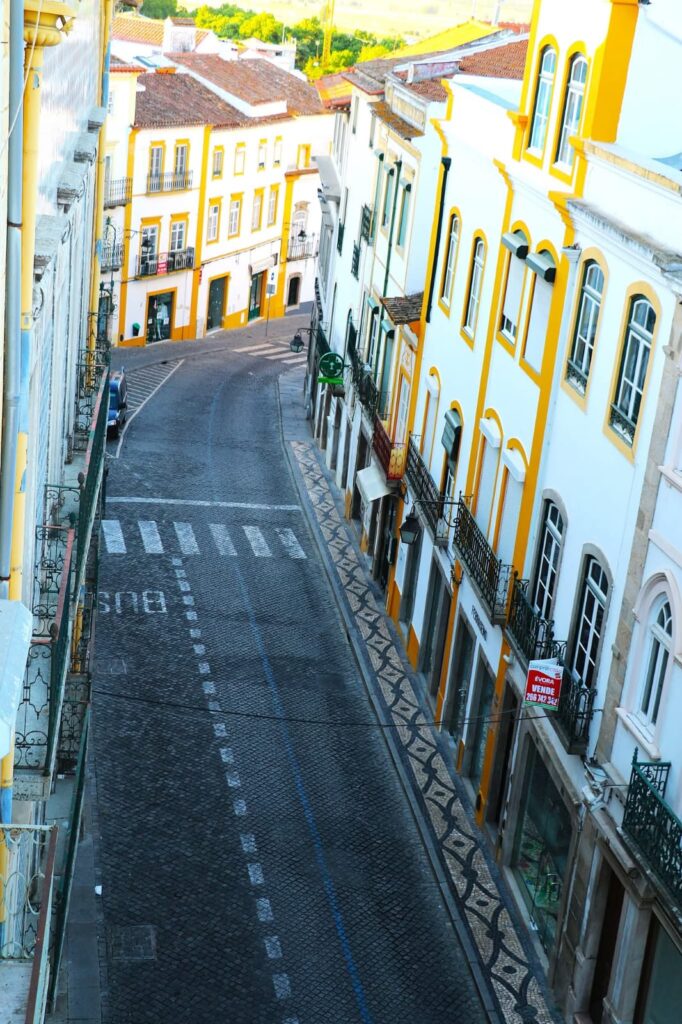 Evora Inn room View of street