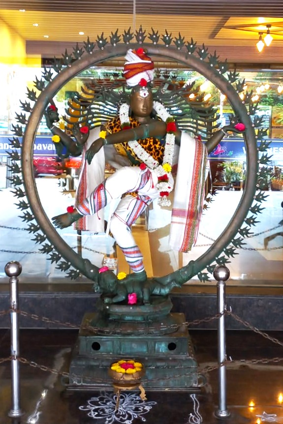 Nataraja Statue in front of Saravana Bhavan Restaurant