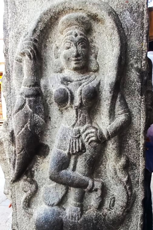 Sculpture on pillars of Arunachaleshwar Temple