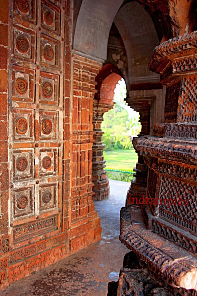 Terracotta panels on walls and pillars