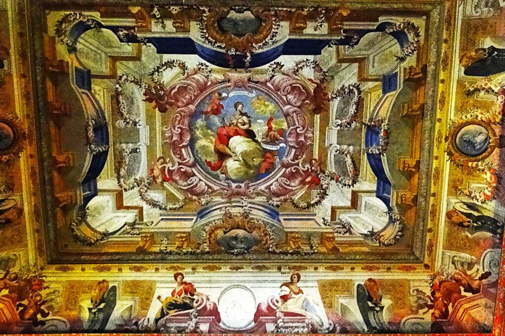 Three-dimensional effect in ceiling frescos in University of Coimbra Library