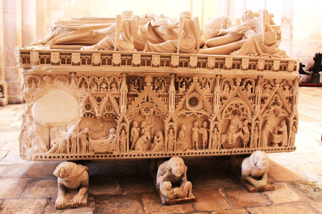 Inês's tomb inside Alcobaca Church