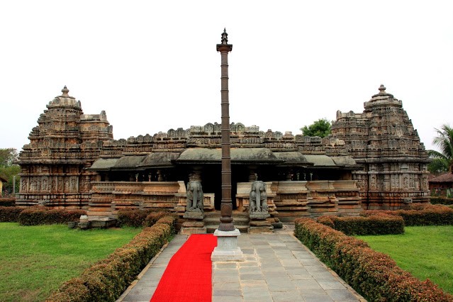 Veeranarayana Temple Belavadi Trikuta (three-shrine) design
