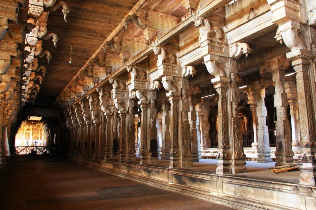 Walking through the second enclosure of Srirangam toward the sanctum where legend of Bibi Nachiyar unfolds